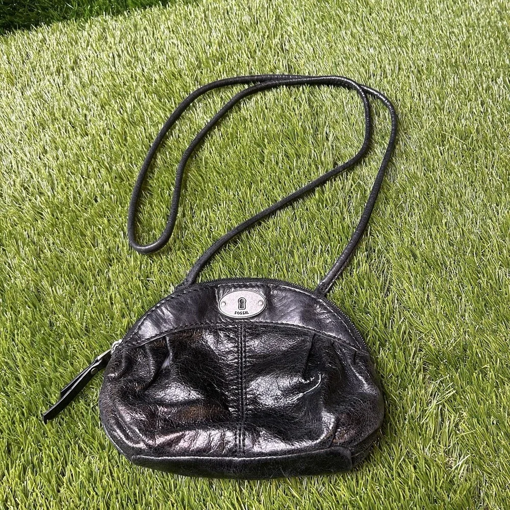 Fossil Black Leather‎ Crossbody Bag Small Pleated Metallic Pouch Keyhole Logo